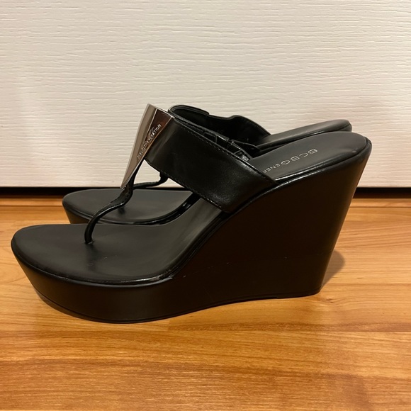 BCBG Platform Leather Sandals NWOT - Picture 4 of 4